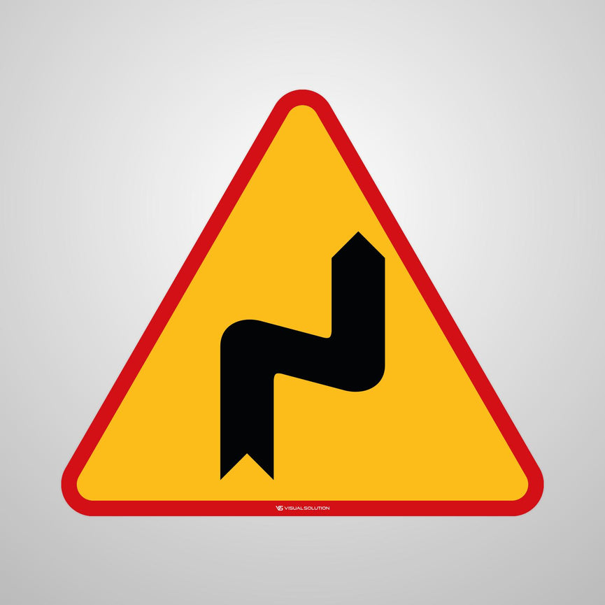 Naklejka Podłogowa BHP: Niebezpieczne Zakręty — Pierwszy w Prawo (A3)