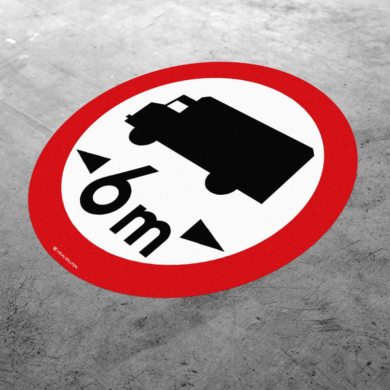 Naklejka Podłogowa BHP: "Zakaz wjazdu pojazdów o długości ponad 6 m" (B-17)