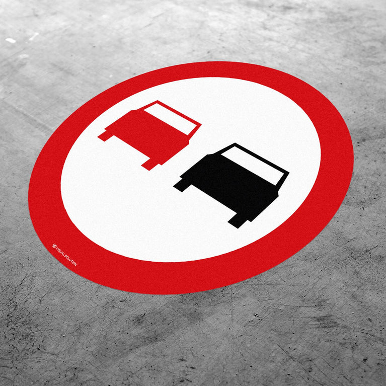 Naklejka Podłogowa BHP: "Zakaz wyprzedzania" (B-25)