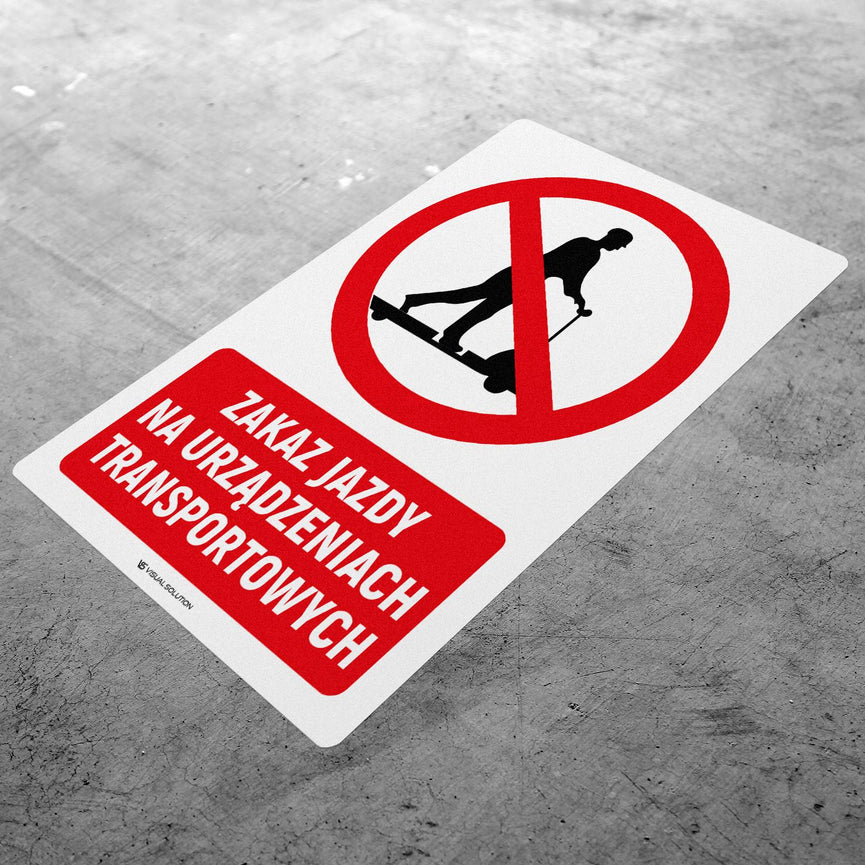 Naklejka Podłogowa BHP: Znak "Zakaz Jazdy na Urządzeniach Transportowych" z Opisem