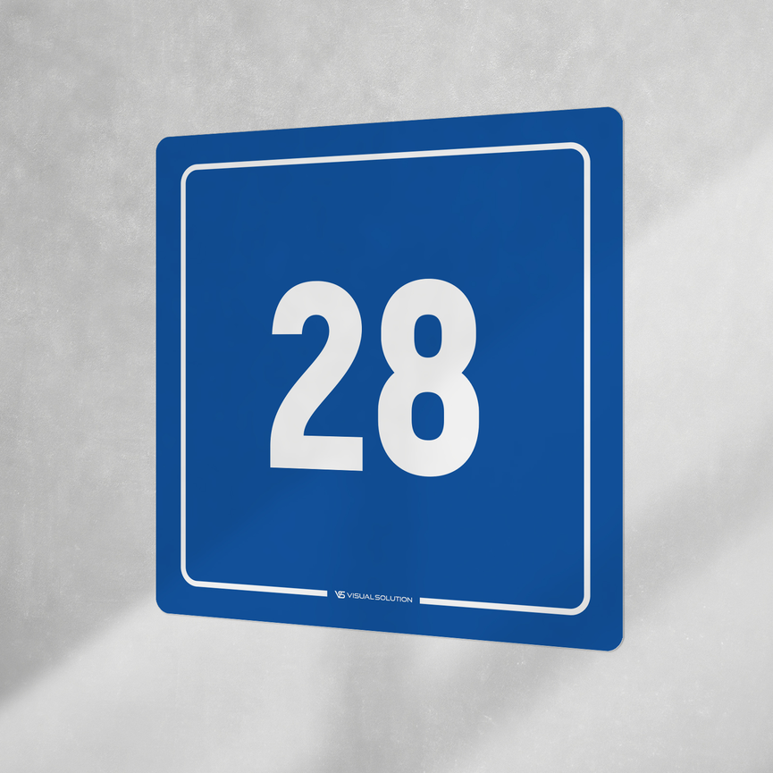 Naklejka informacyjna: numer 28