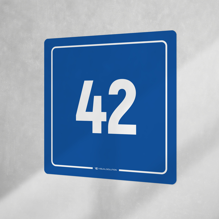 Naklejka informacyjna: numer 42