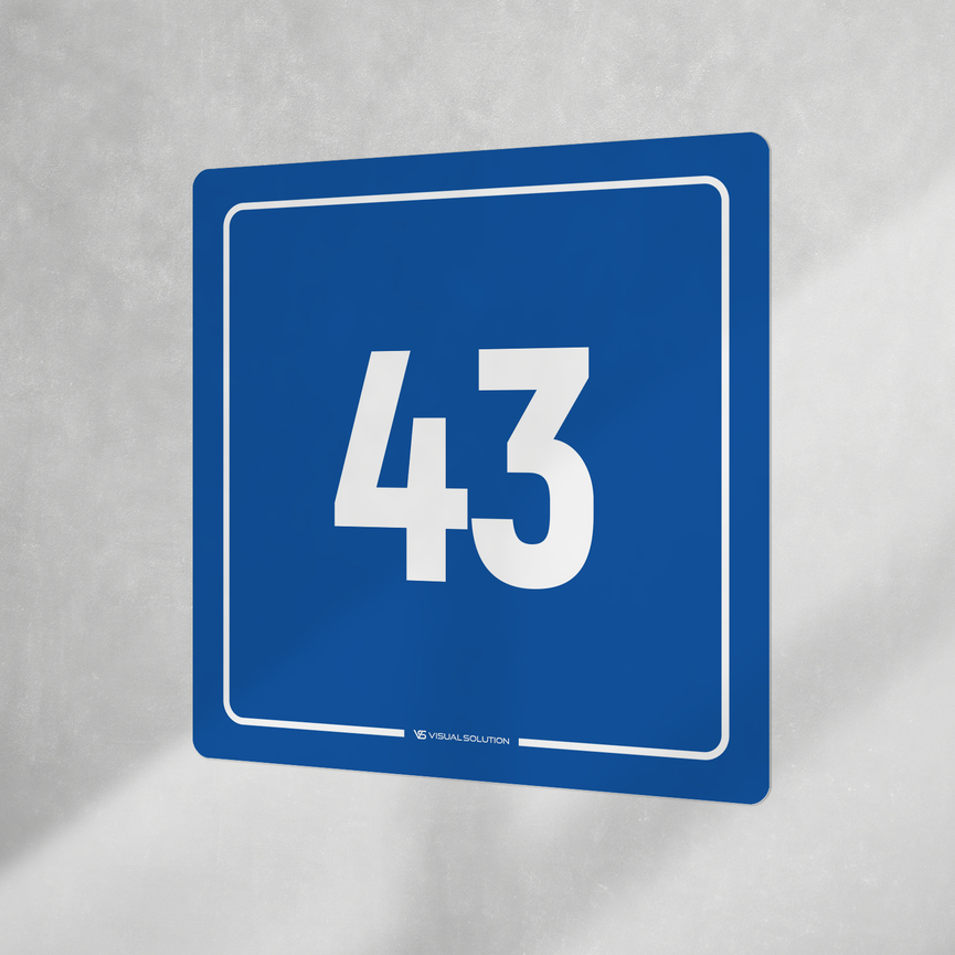 Naklejka informacyjna: numer 43