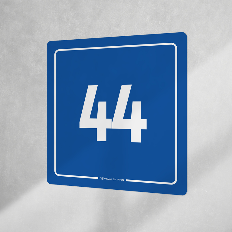 Naklejka informacyjna: numer 44