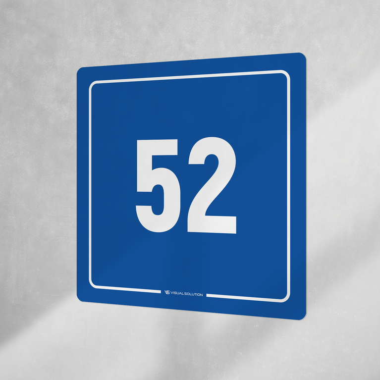 Naklejka informacyjna: numer 52