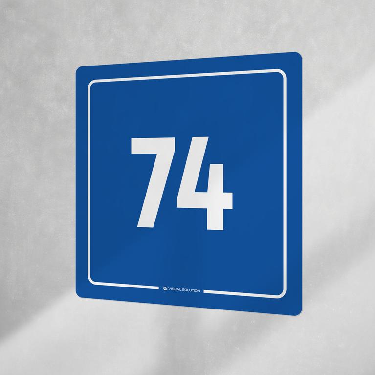 Naklejka informacyjna: numer 74
