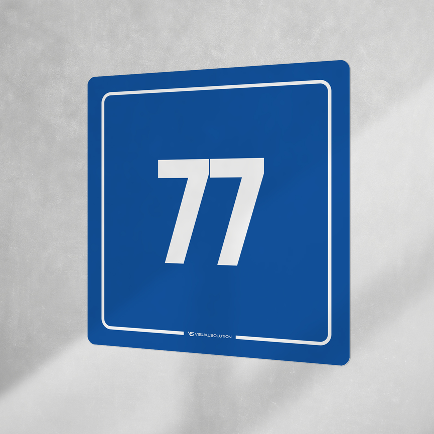 Naklejka informacyjna: numer 77