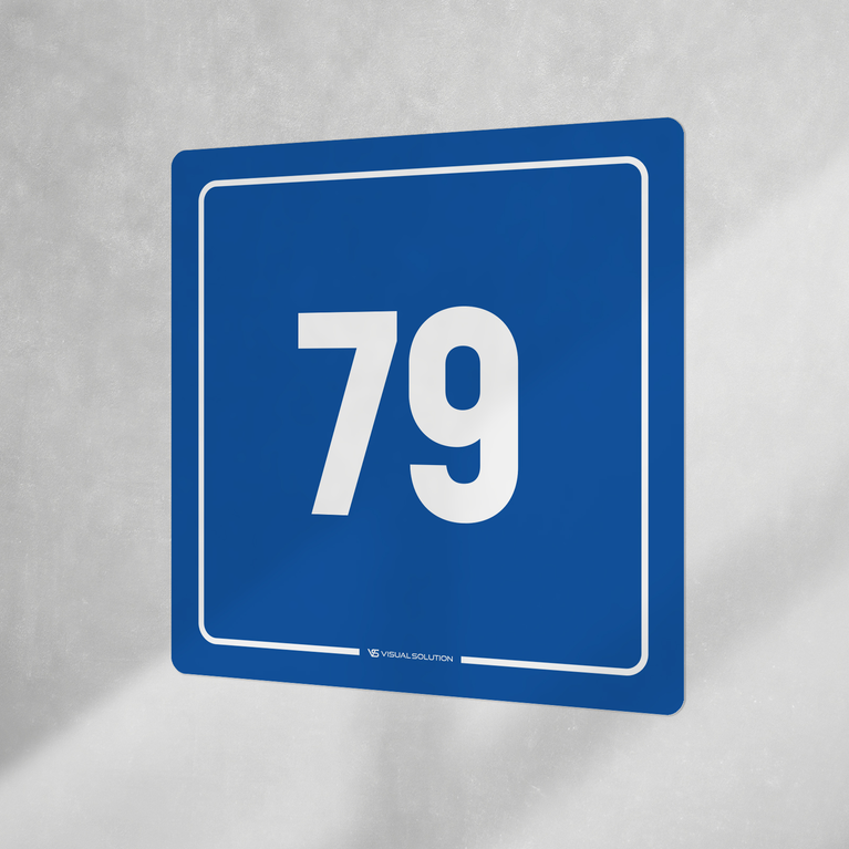 Naklejka informacyjna: numer 79