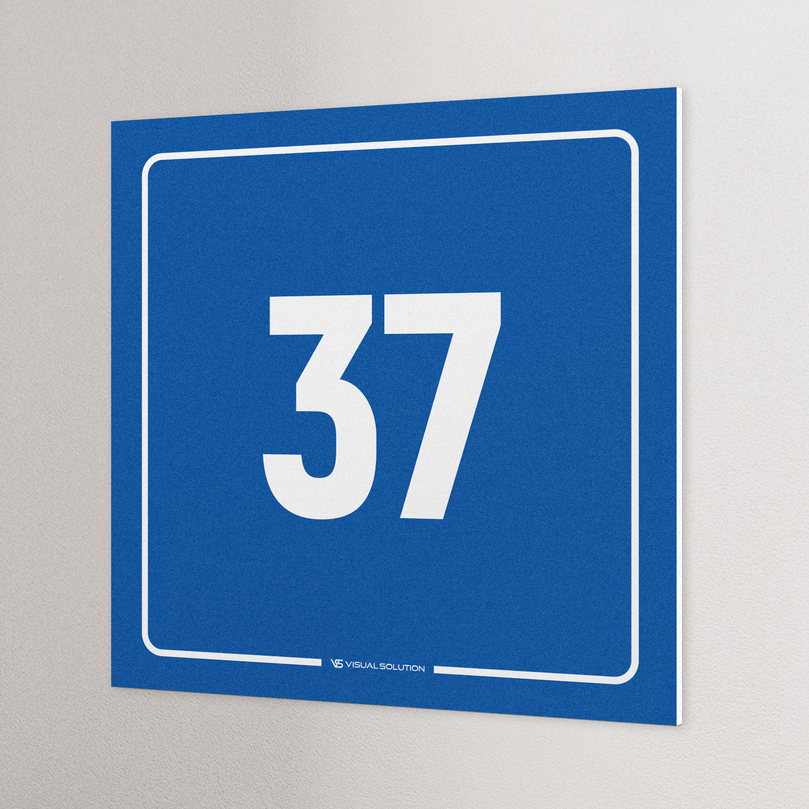 tabliczka informacyjna: numer 37