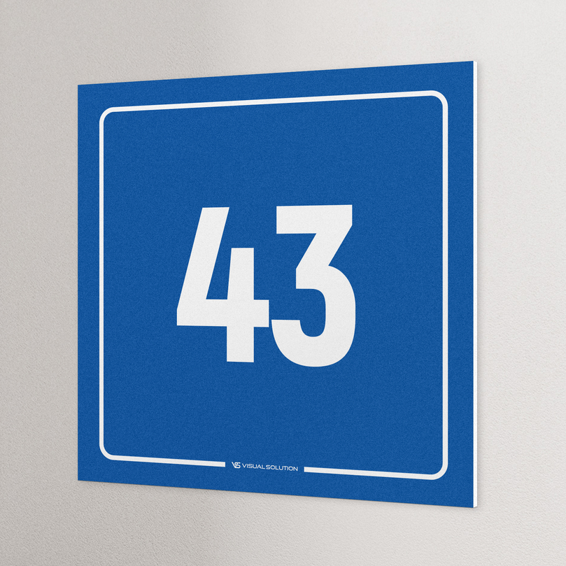 tabliczka informacyjna: numer 43