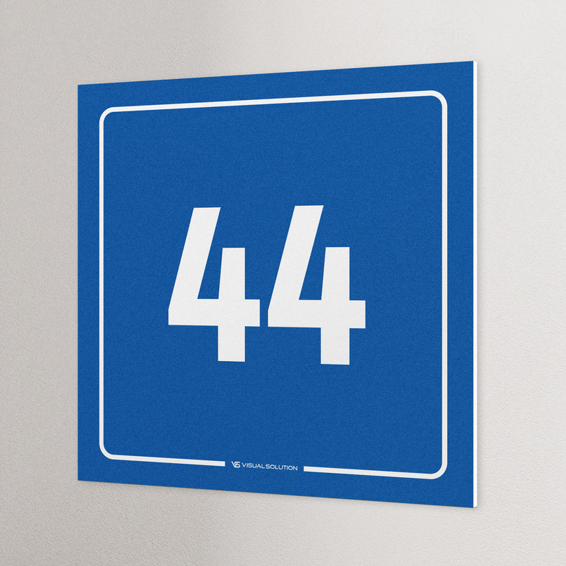 tabliczka informacyjna: numer 44