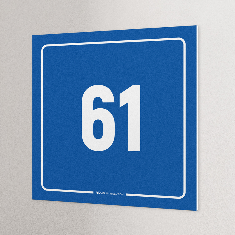 tabliczka informacyjna: numer 61