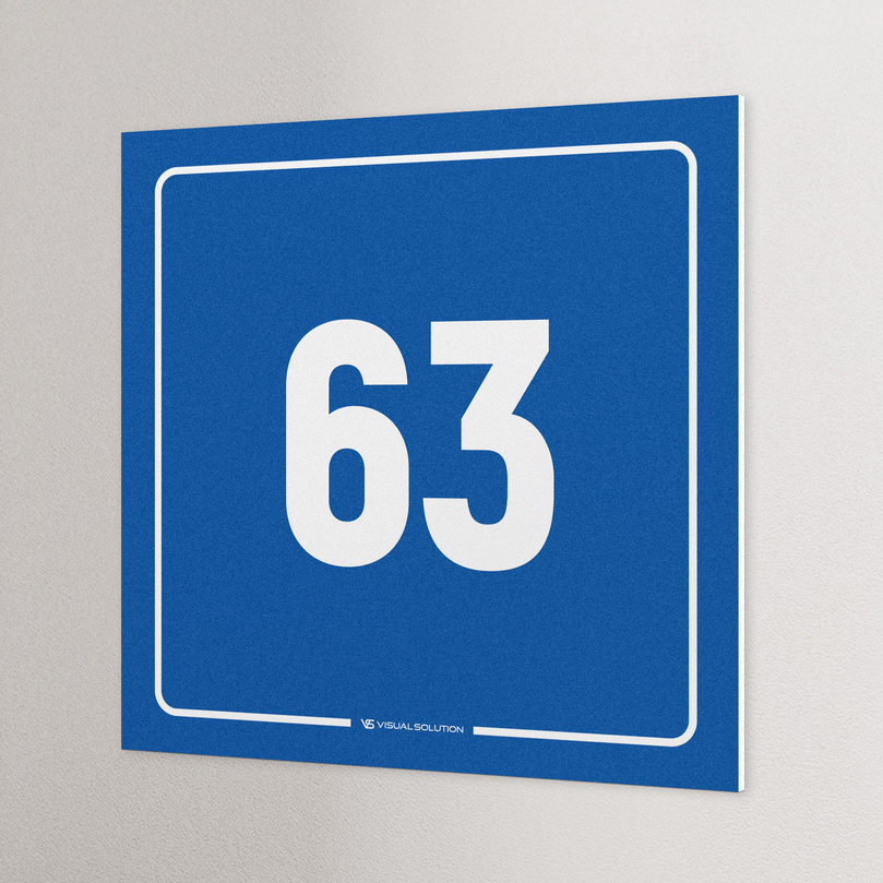 tabliczka informacyjna: numer 63