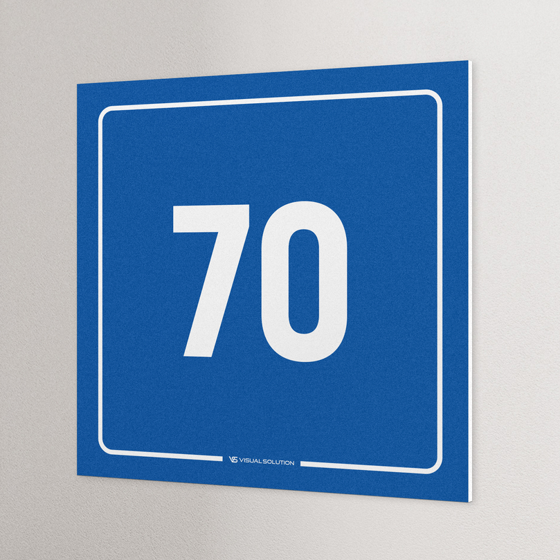 tabliczka informacyjna: numer 70